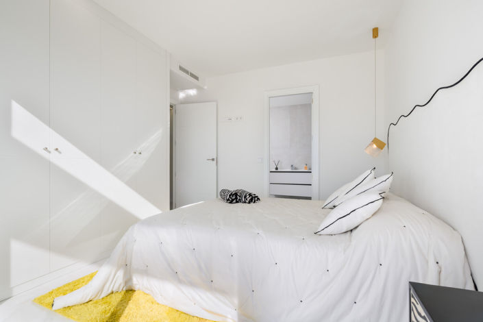 Image No.32-3 Bed Property for sale