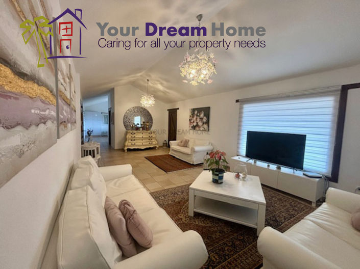 Image No.10-3 Bed House for sale