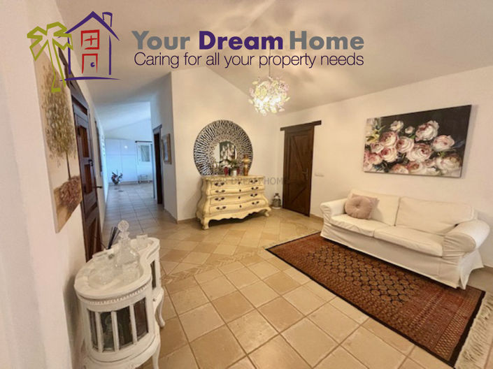 Image No.11-3 Bed House for sale