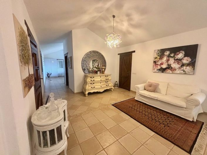 Image No.12-3 Bed Villa for sale