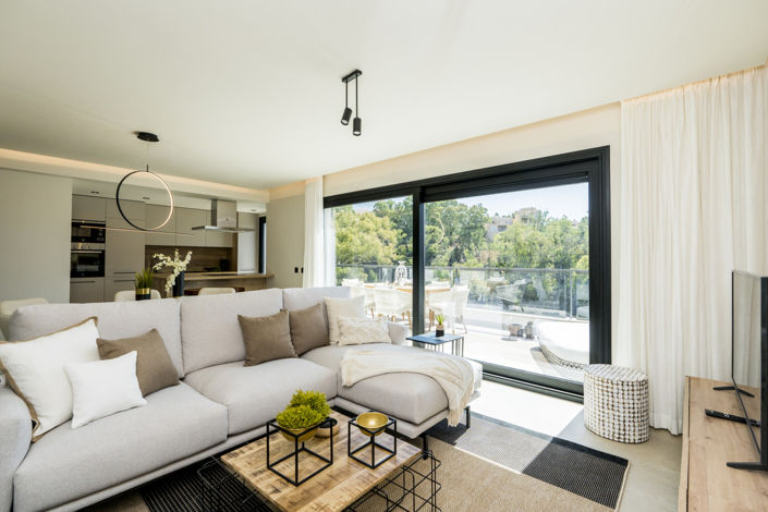 Image No.3-3 Bed Property for sale