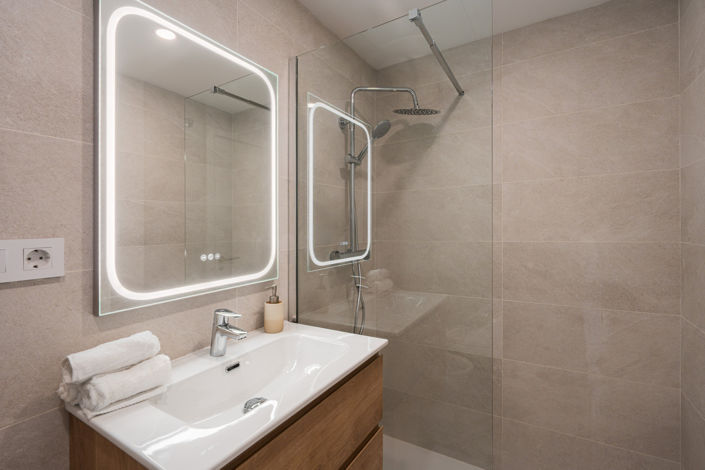 Image No.13-2 Bed Property for sale