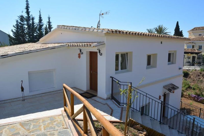 Image No.1-4 Bed House for sale