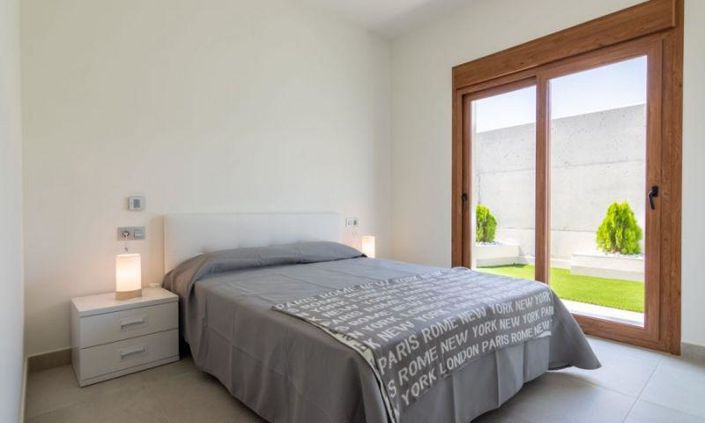 Image No.20-3 Bed Bungalow for sale