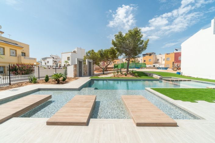 Image No.2-3 Bed House for sale