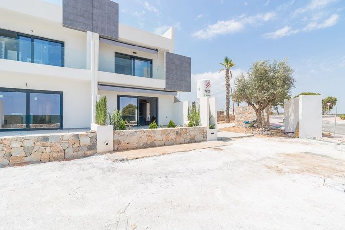 Image No.26-3 Bed House for sale
