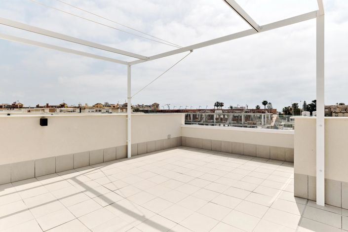 Image No.4-2 Bed House for sale