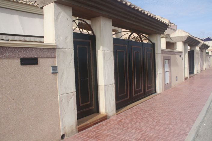 Image No.24-2 Bed House for sale