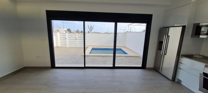 Image No.8-3 Bed Bungalow for sale
