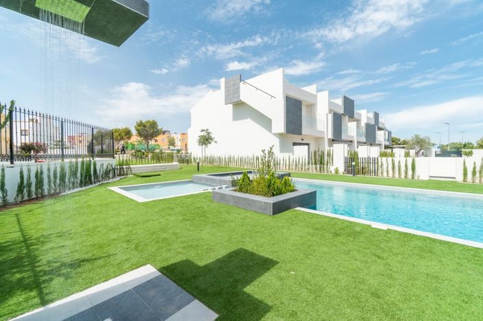 Image No.45-3 Bed House for sale
