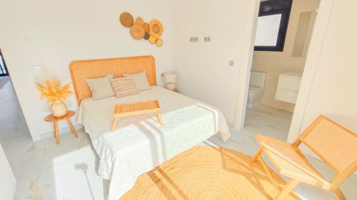 Image No.14-3 Bed Villa for sale