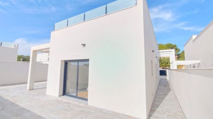 Image No.15-3 Bed House for sale