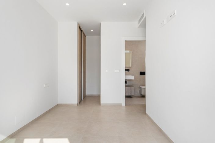 Image No.9-3 Bed Bungalow for sale