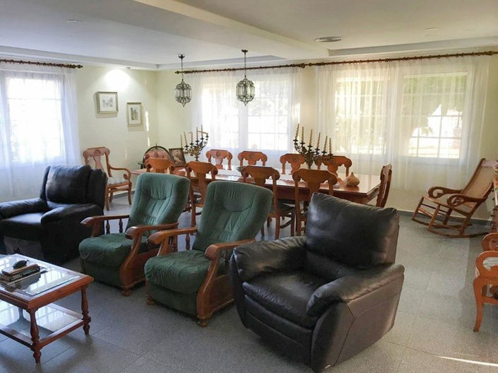 Image No.21-6 Bed House for sale