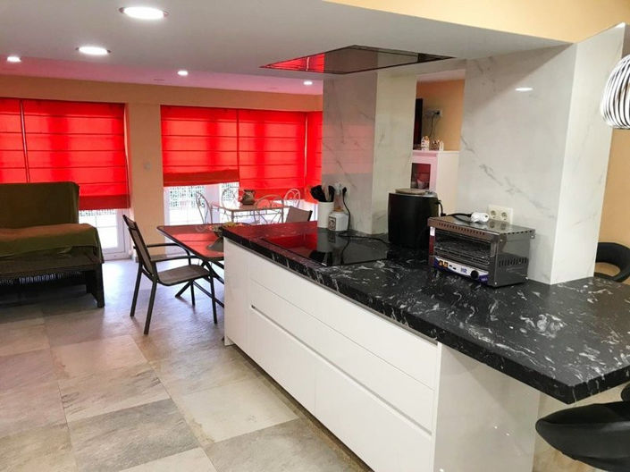 Image No.3-6 Bed House for sale