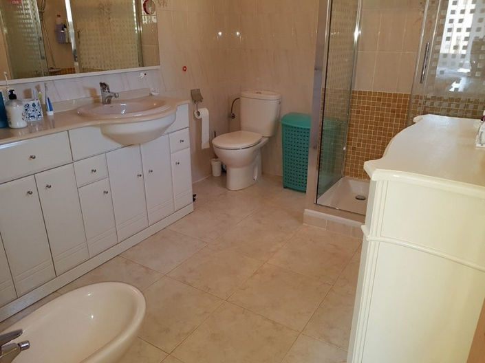 Image No.20-5 Bed House for sale