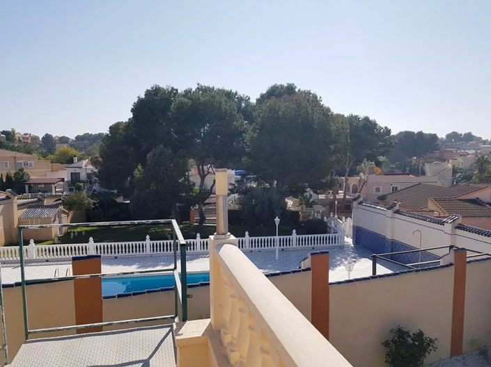 Image No.24-5 Bed House for sale