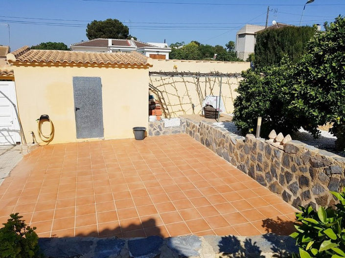 Image No.8-5 Bed House for sale