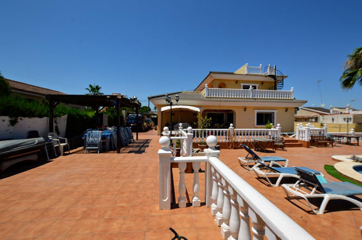Image No.12-Villa de 6 chambres à vendre à Torrevieja