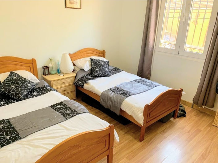 Image No.31-6 Bed House for sale