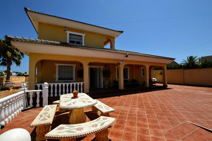 Image No.4-6 Bed House for sale