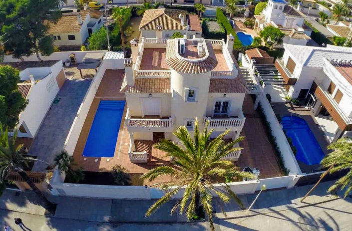 Image No.1-Maison de 4 chambres à vendre à Cabo Roig