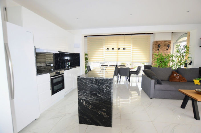 Image No.10-5 Bed House for sale