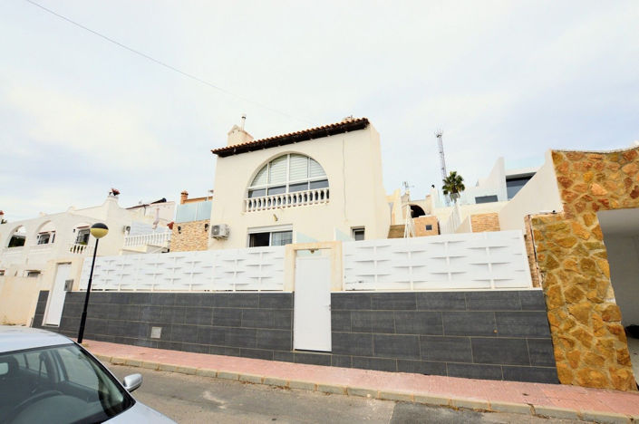 Image No.45-5 Bed House for sale