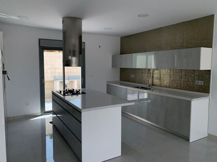 Image No.9-4 Bed House for sale