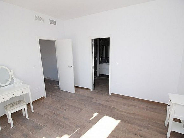 Image No.3-Villa de 4 chambres à vendre à Alicante City