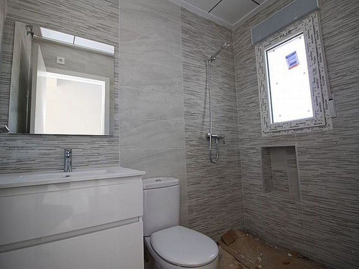 Image No.7-4 Bed House for sale