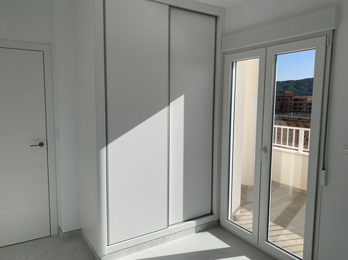 Image No.40-4 Bed House for sale