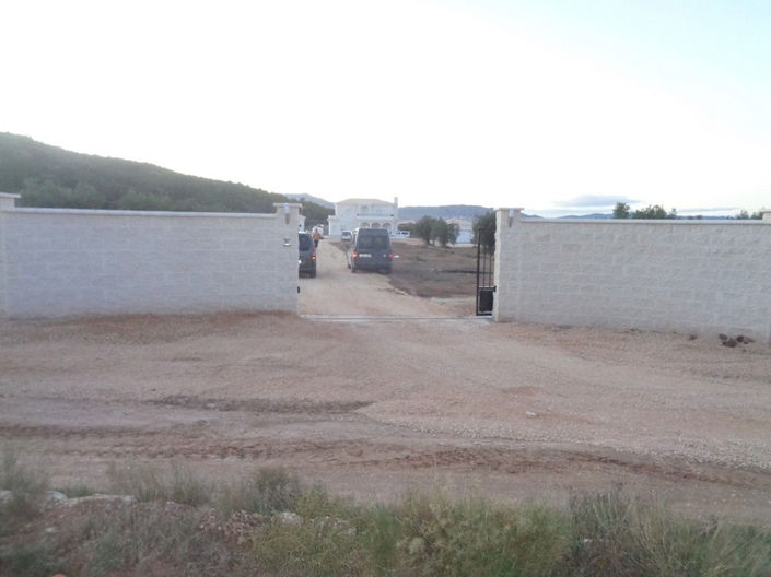 Image No.24-4 Bed House for sale