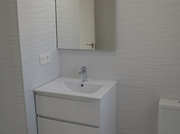 Image No.20-4 Bed House for sale