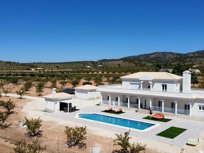 Image No.12-6 Bed Villa for sale