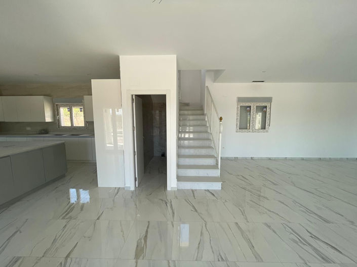 Image No.16-6 Bed Villa for sale
