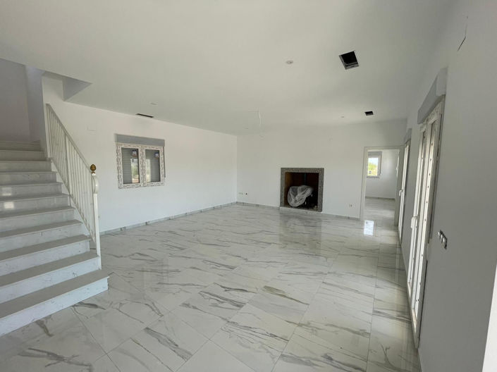 Image No.19-6 Bed Villa for sale