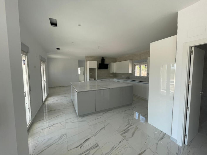 Image No.21-6 Bed Villa for sale