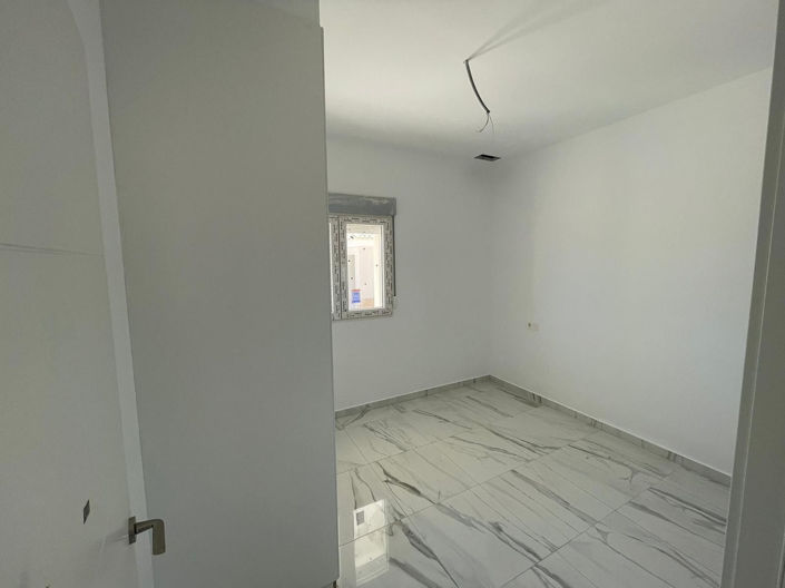 Image No.4-6 Bed Villa for sale