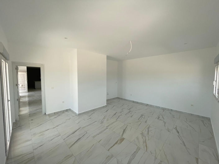Image No.9-6 Bed Villa for sale