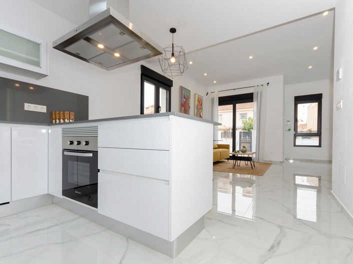 Image No.32-3 Bed House for sale