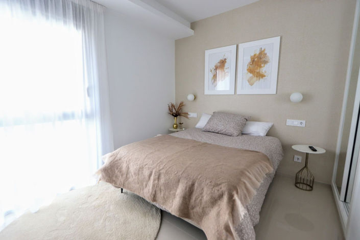 Image No.20-4 Bed House for sale