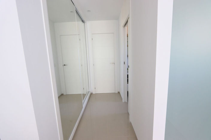 Image No.25-4 Bed House for sale