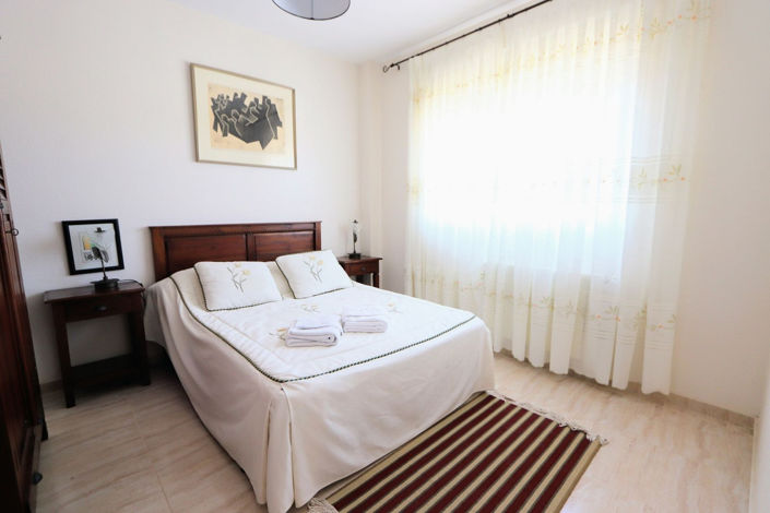 Image No.11-3 Bed House for sale