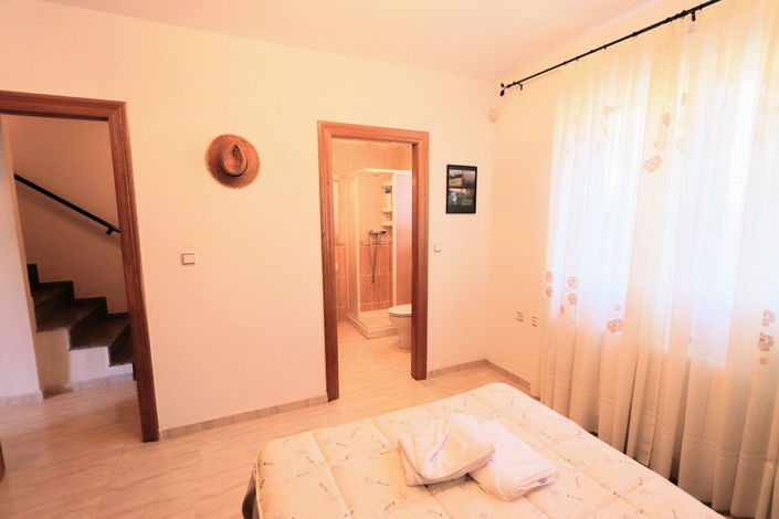 Image No.16-3 Bed House for sale