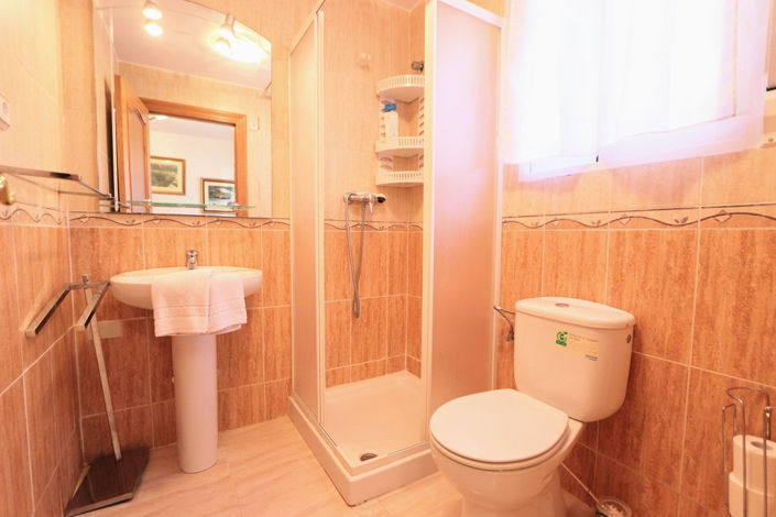 Image No.17-3 Bed House for sale