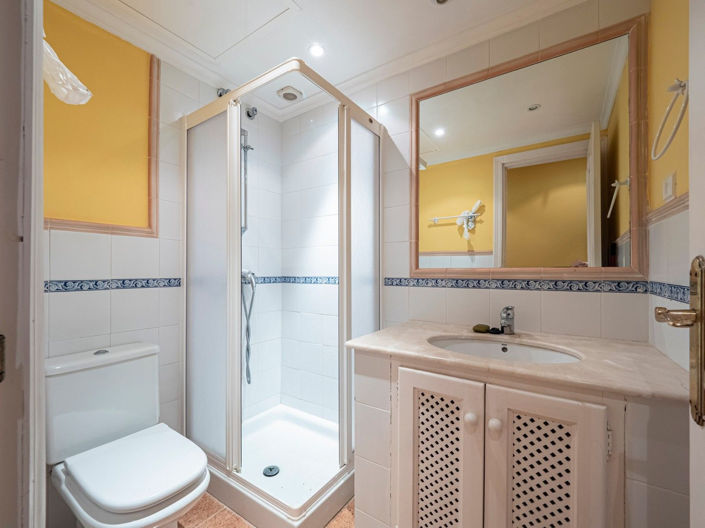 Image No.32-2 Bed Apartment for sale