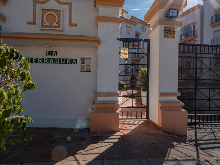 Image No.42-2 Bed Apartment for sale