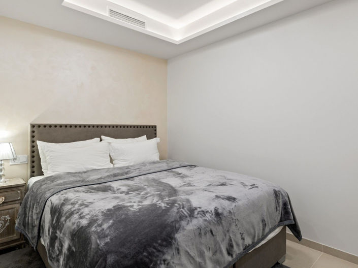 Image No.10-7 Bed Apartment for sale