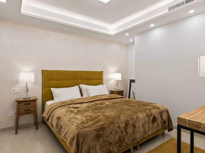 Image No.11-7 Bed Apartment for sale